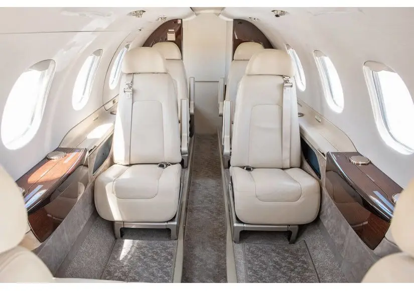 Embraer Phenom 300 N862LG operated by Pacific Coast Jet photo 3