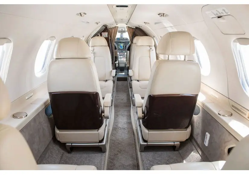 Embraer Phenom 300 N862LG operated by Pacific Coast Jet photo 5