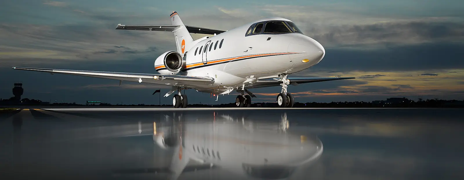 Beechcraft Hawker 800XP N864AM operated by AirMed International photo 4