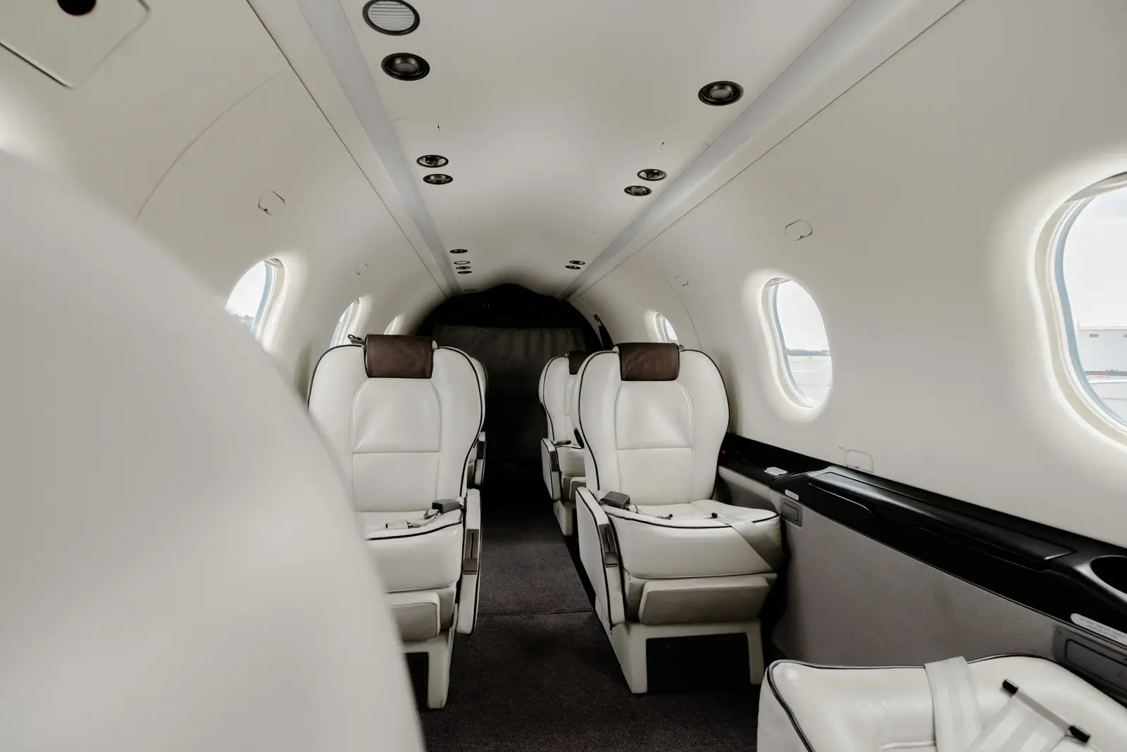 Pilatus PC-12/47 N867PP operated by Charter Jet Transport, Inc. photo 5