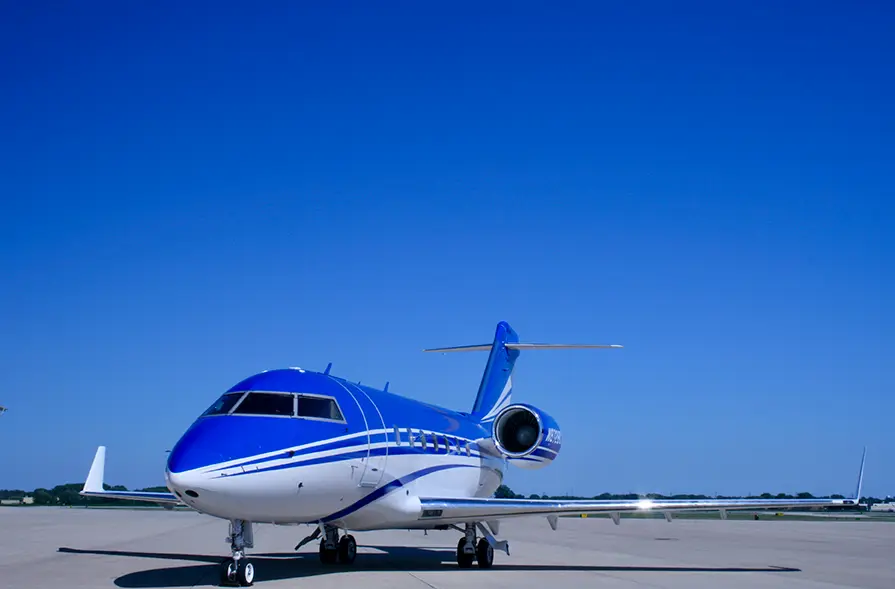 Bombardier Challenger 604 N872BC operated by Integrated Flight Resources, Inc., KDPA photo 5