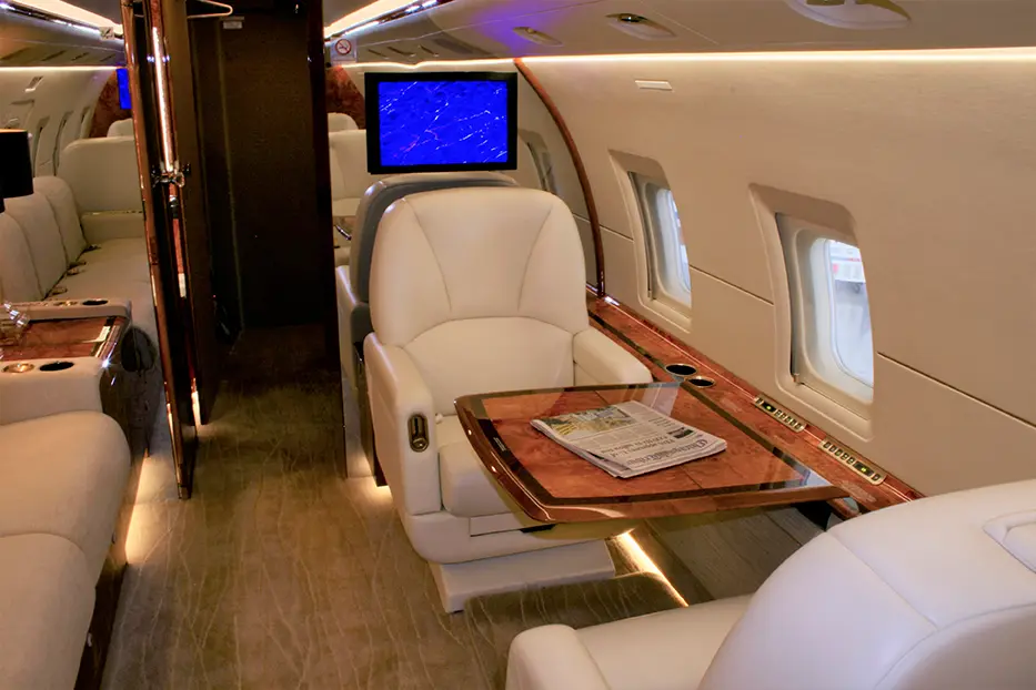 Bombardier Challenger 604 N872BC operated by Integrated Flight Resources, Inc., KDPA photo 6