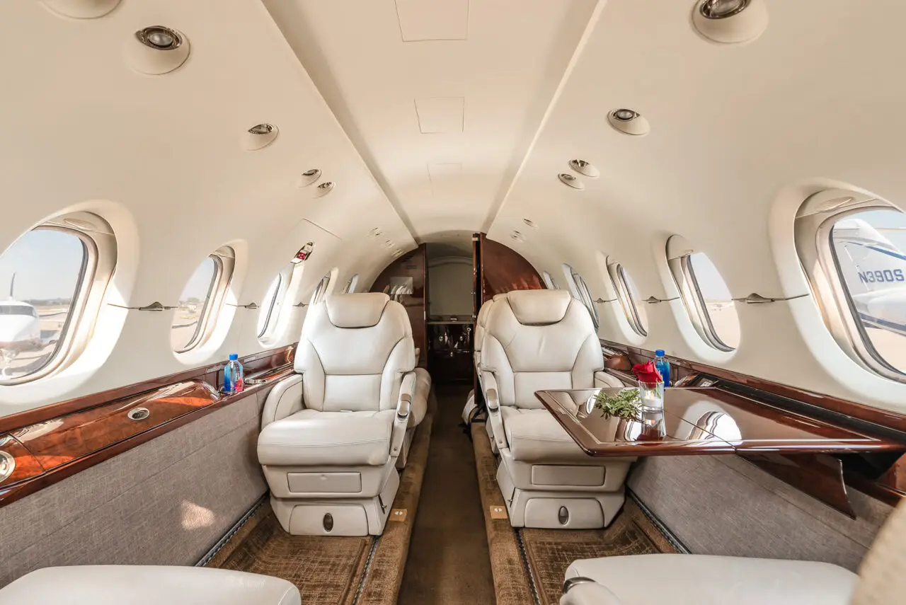 Beechcraft Hawker 800XP N880PL operated by Executive Air Taxi Corporation photo 3