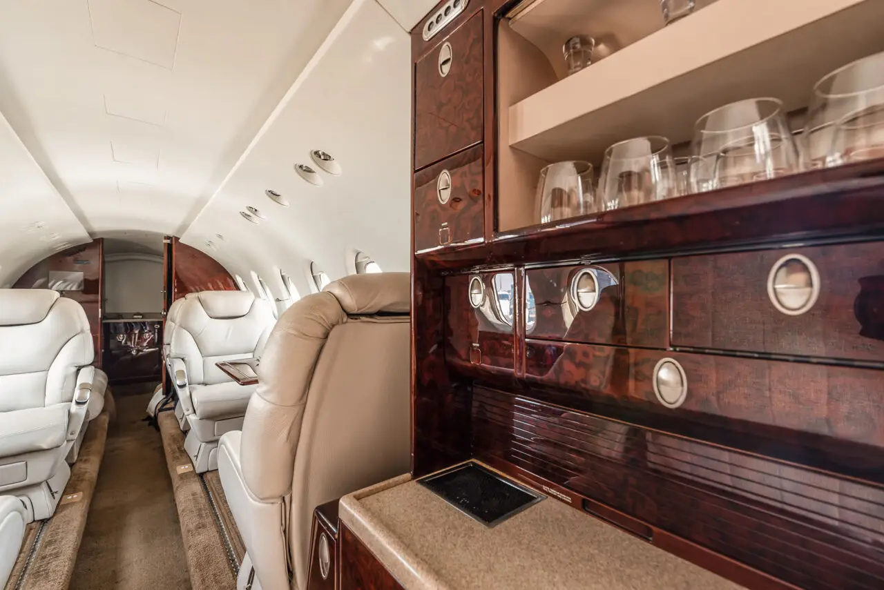 Beechcraft Hawker 800XP N880PL operated by Executive Air Taxi Corporation photo 6