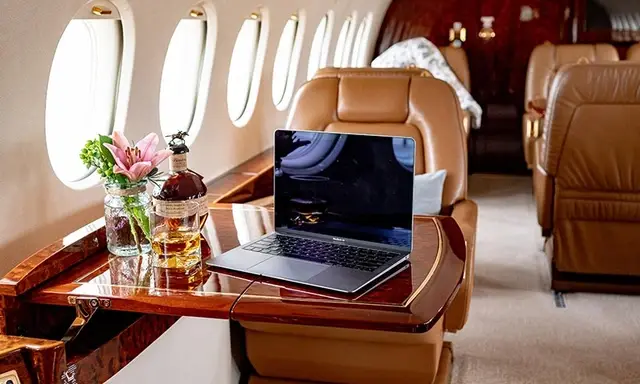 Dassault Falcon 2000EX N880VJ operated by 45 North Aviation photo 2