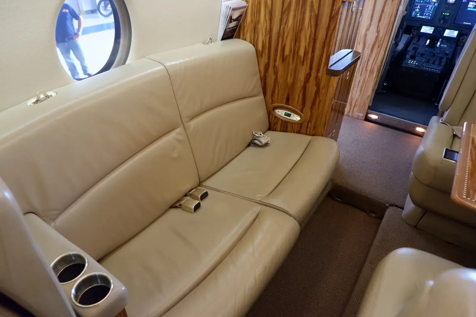 Gulfstream G150 N8821C operated by CSM Aviation photo 3