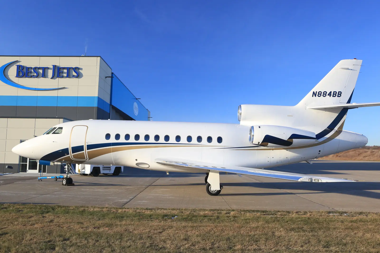 Dassault Falcon 900B N884BB operated by Best Jets Int., exterior