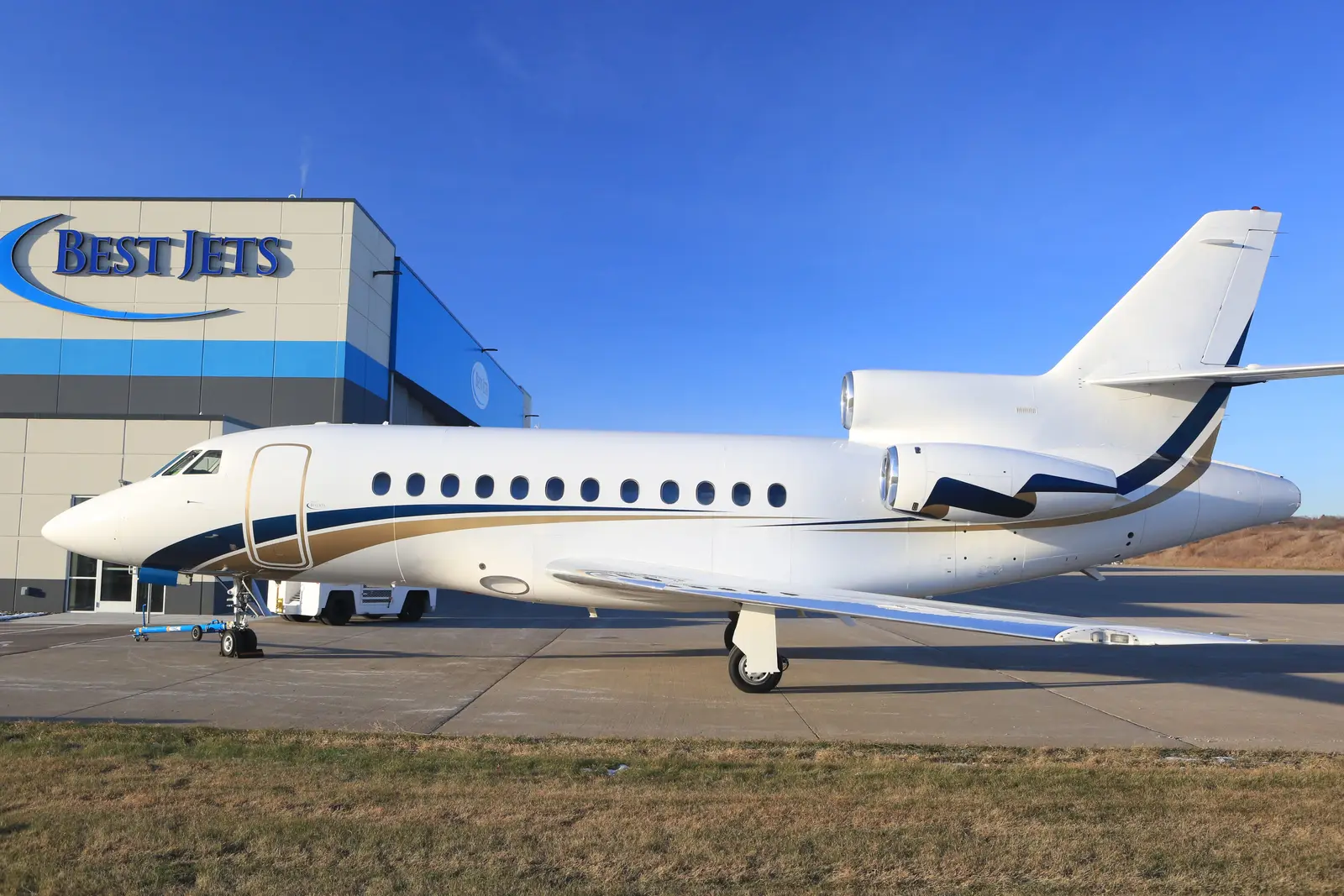 Dassault Falcon 900B N884BB operated by Best Jets Int. photo 4