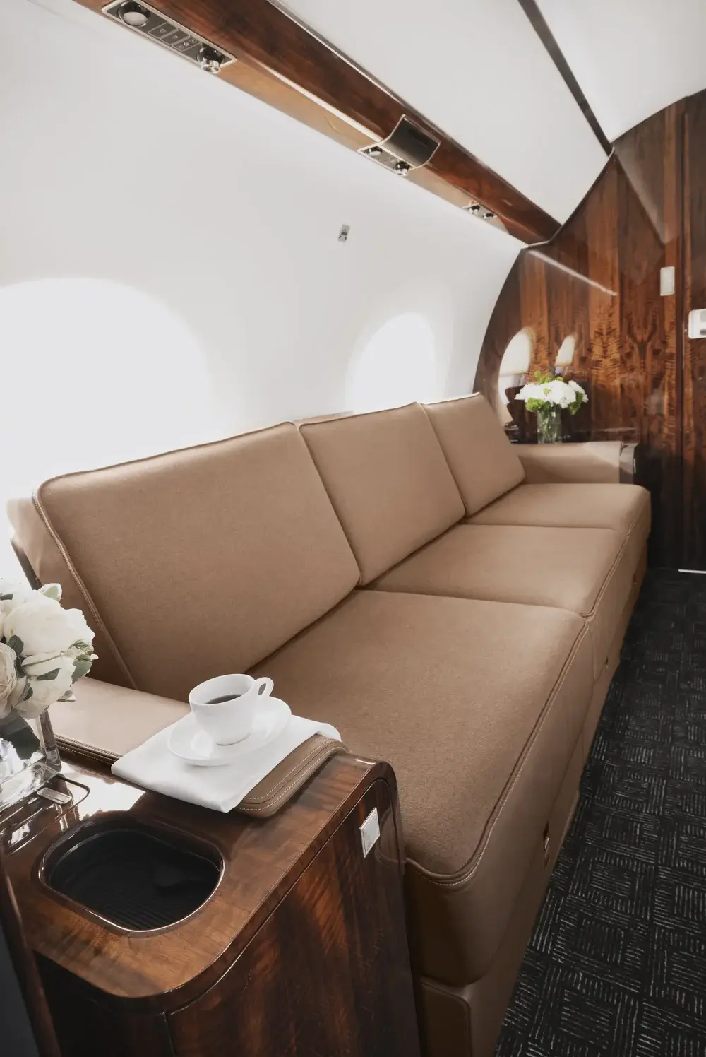 Gulfstream G650 N888FB operated by Mira Vista Aviation, Inc. photo 4