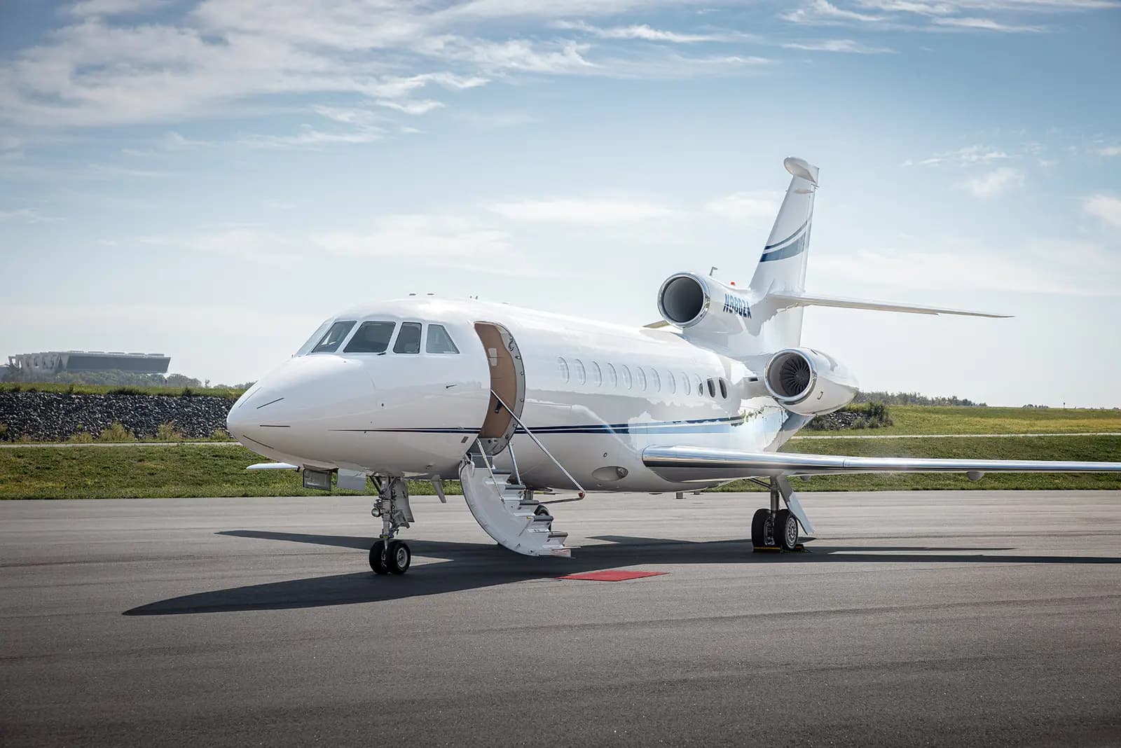 Dassault Falcon 900EX N888ZA operated by Clay Lacy Aviation, Inc. photo 5