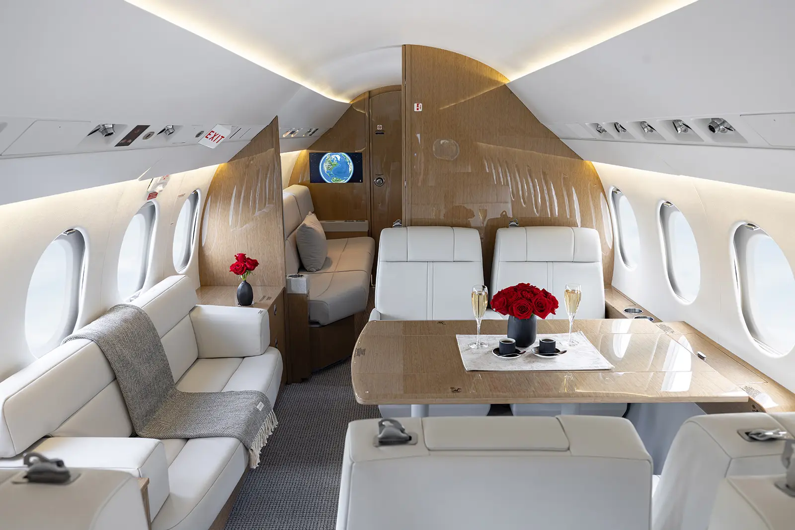 Dassault Falcon 900EX N888ZA operated by Clay Lacy Aviation, Inc. photo 6