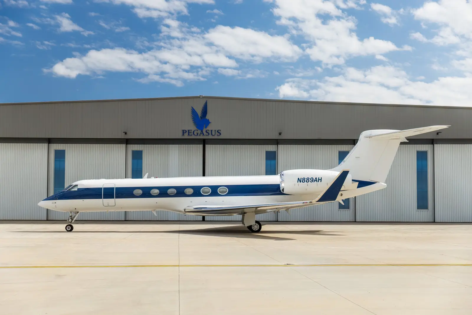 Gulfstream V N889AH operated by Pegasus Elite Aviation, Inc., exterior