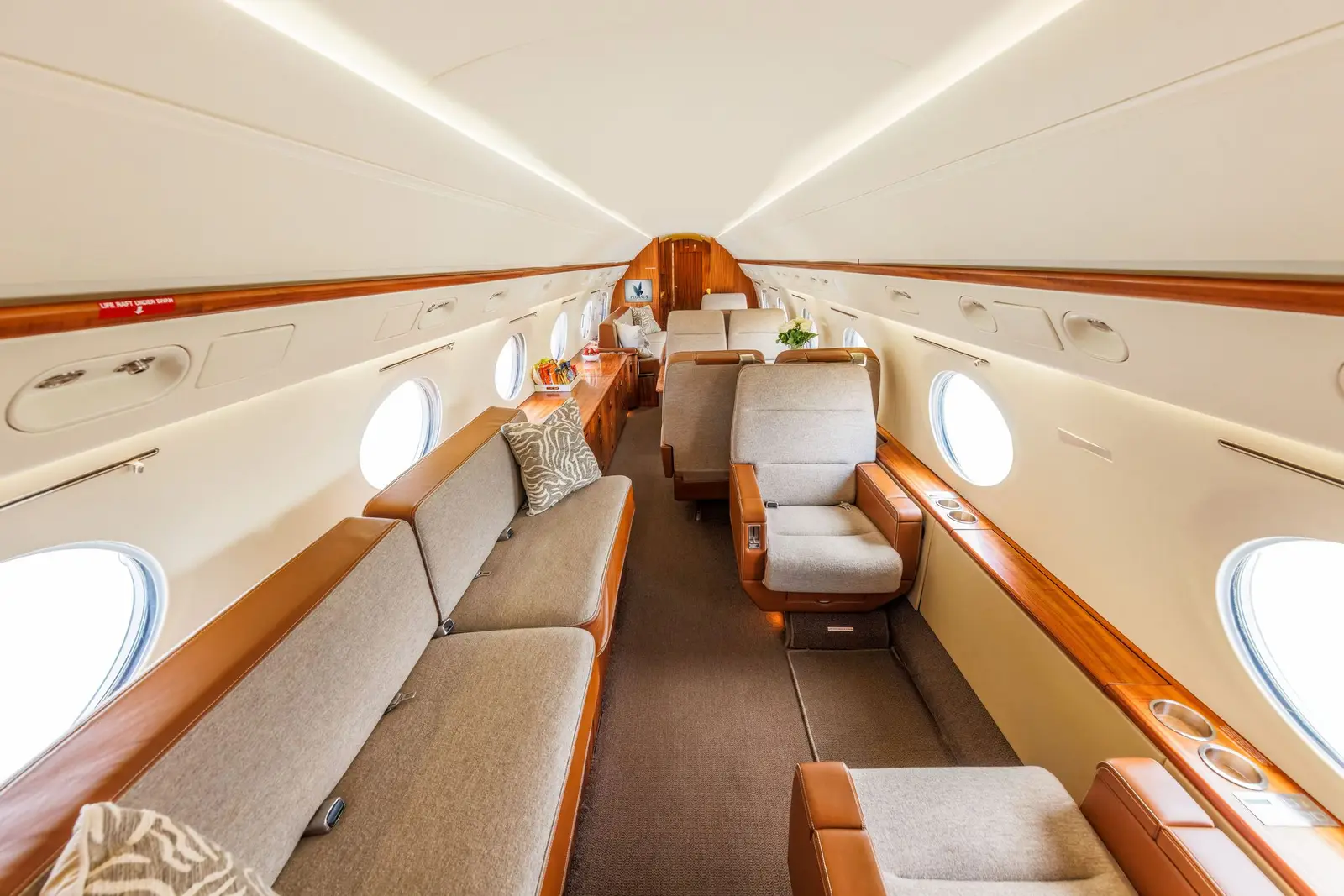 Gulfstream V N889AH operated by Pegasus Elite Aviation, Inc. photo 5