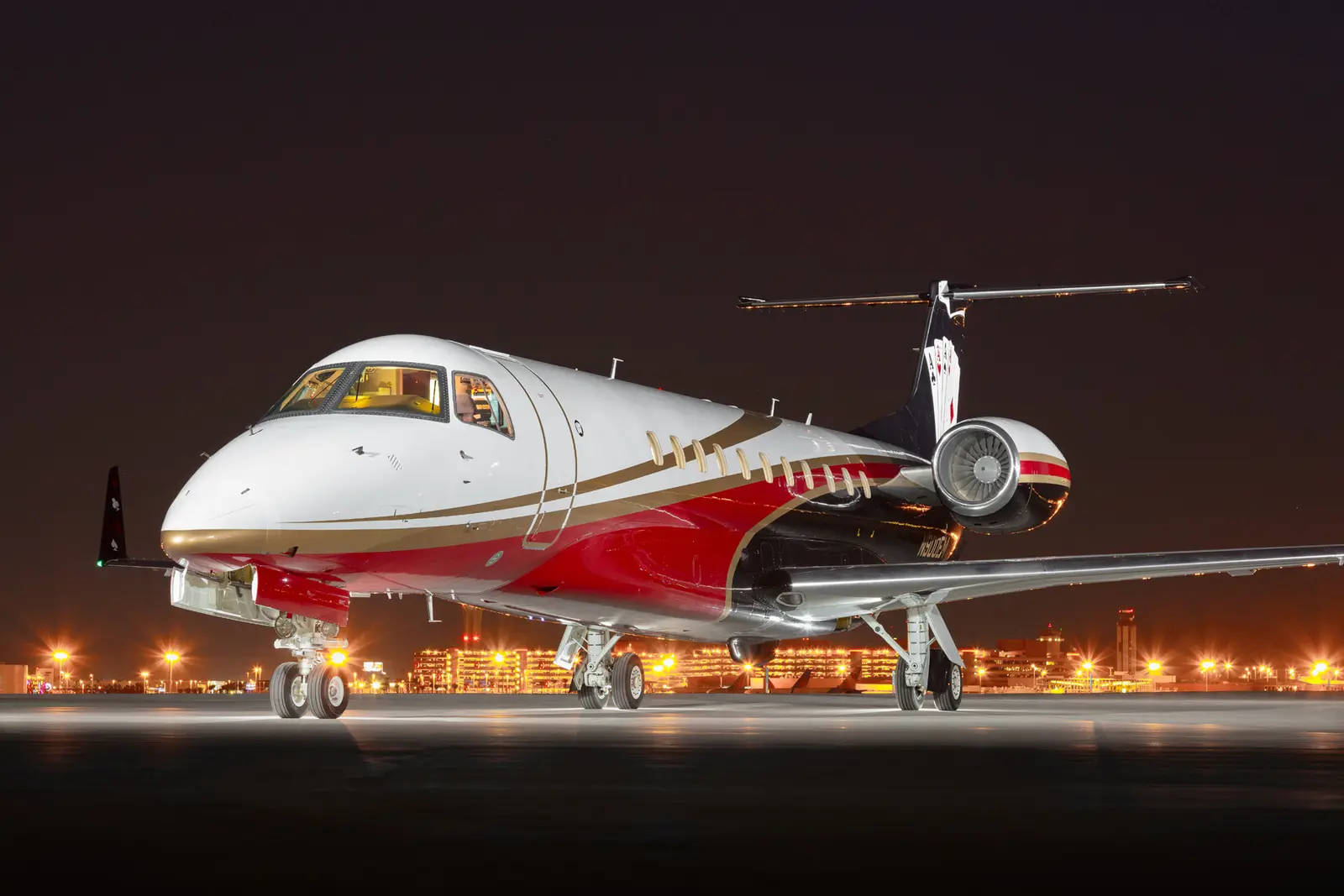 Embraer Legacy 600 N900EM operated by Clay Lacy Aviation, Inc. photo 6