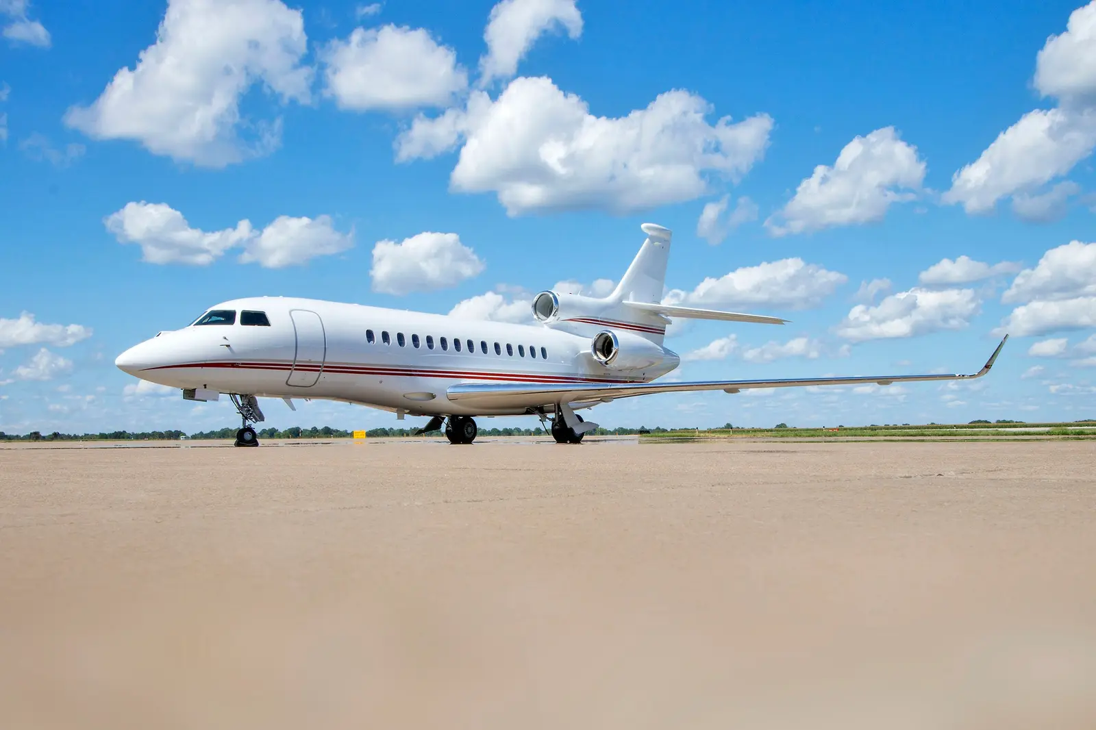 Dassault Falcon 7X N900NB operated by Jet Aviation, exterior