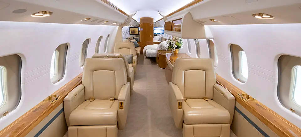Bombardier Global Express XRS N900SW operated by Solairus Aviation, exterior