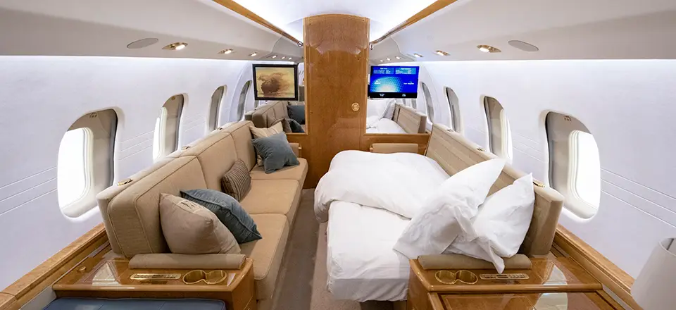 Bombardier Global Express XRS N900SW operated by Solairus Aviation photo 2