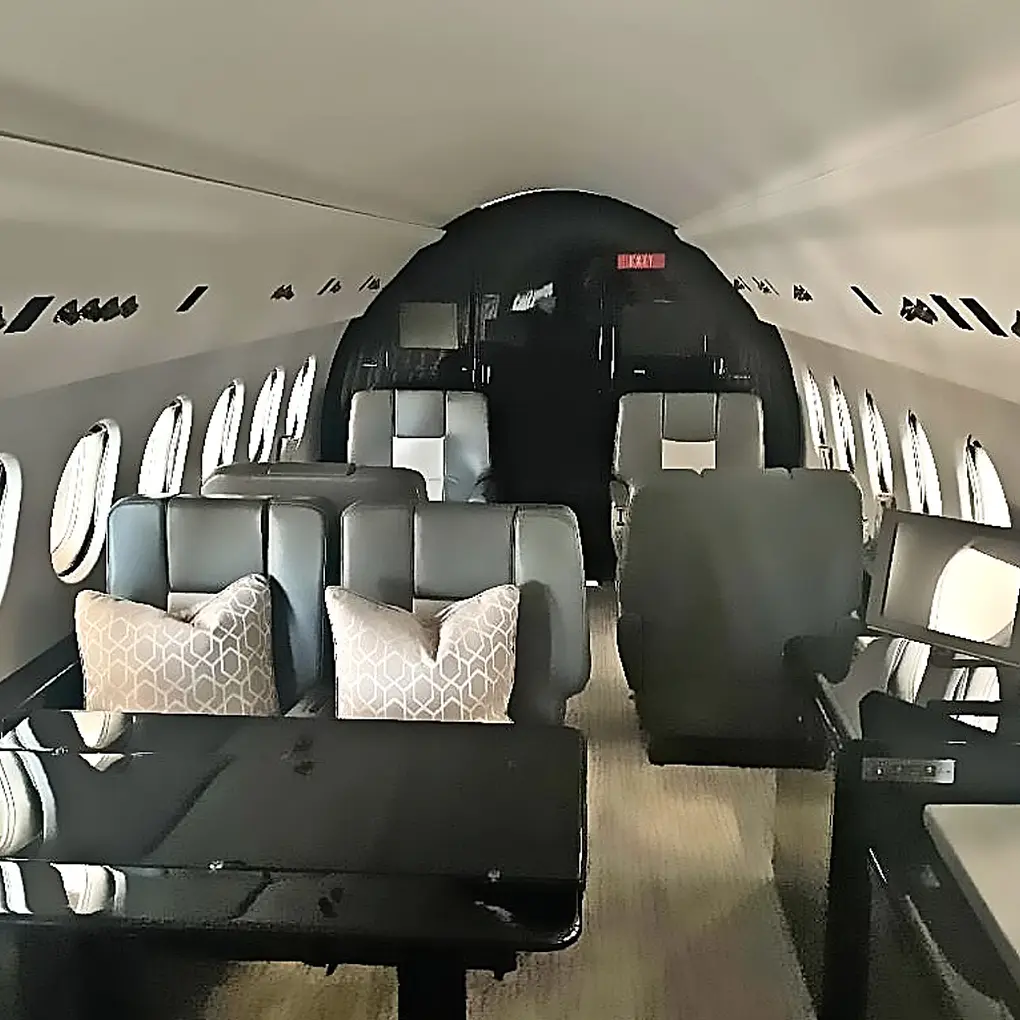 Dassault Falcon 900B N900TE operated by Rennia Aviation, LLC, KGNV photo 4