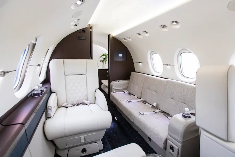 Beechcraft Hawker 900XP N900XG operated by Cirrus Aviation Services photo 2