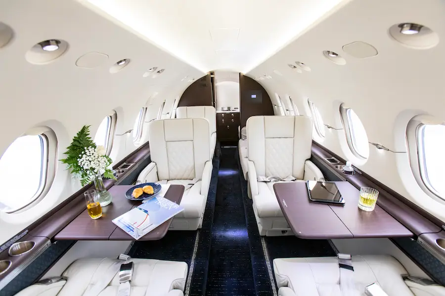 Beechcraft Hawker 900XP N900XG operated by Cirrus Aviation Services photo 5