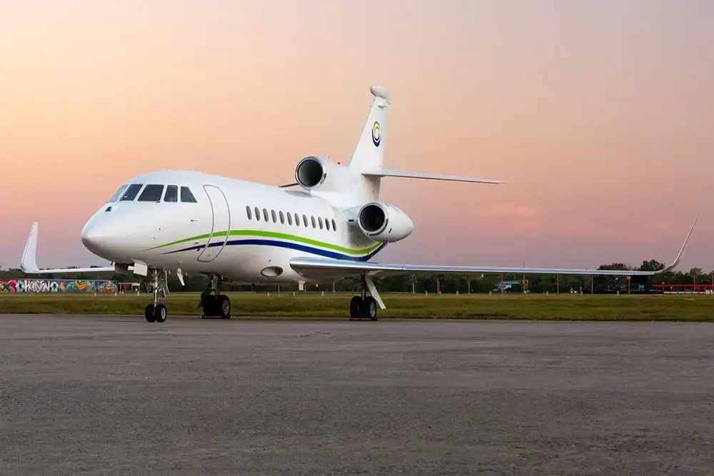 Dassault Falcon 900EX N900YG operated by Solairus Aviation, exterior