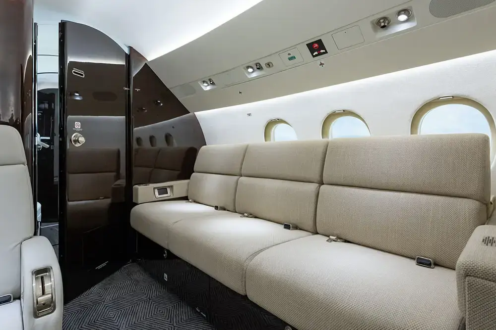Dassault Falcon 900EX N900YG operated by Solairus Aviation photo 6