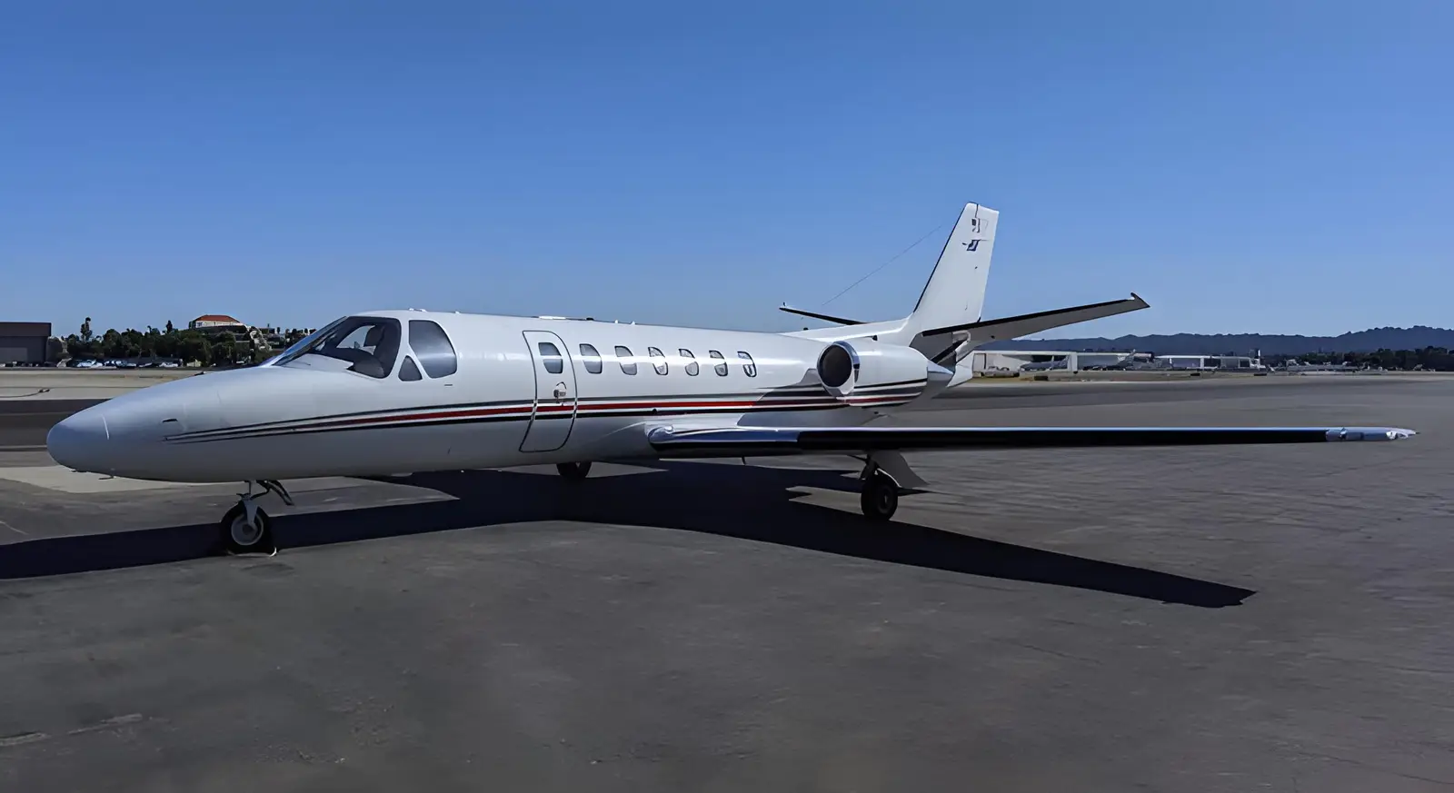 Cessna Citation V N904LR operated by Chrysler Aviation, Inc photo 3