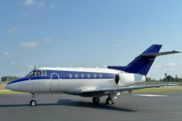 Beechcraft Hawker 750 N905WR operated by Executive Aviation photo 2