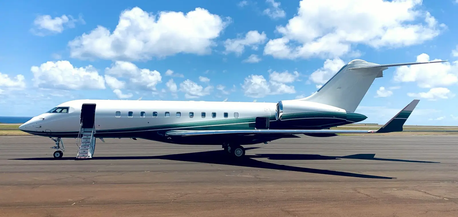 Bombardier Global 5000 N907WS operated by Pinnacle Air Charter LLC photo 2