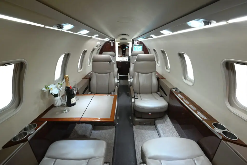 Bombardier Learjet 40XR N909MV operated by XCEL Jet photo 2