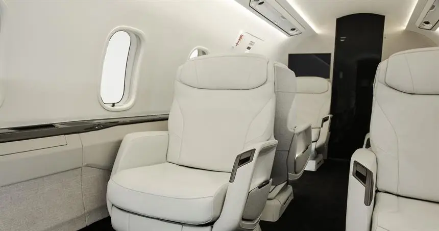 Bombardier Challenger 3500 N90LG operated by FlightWorks photo 3