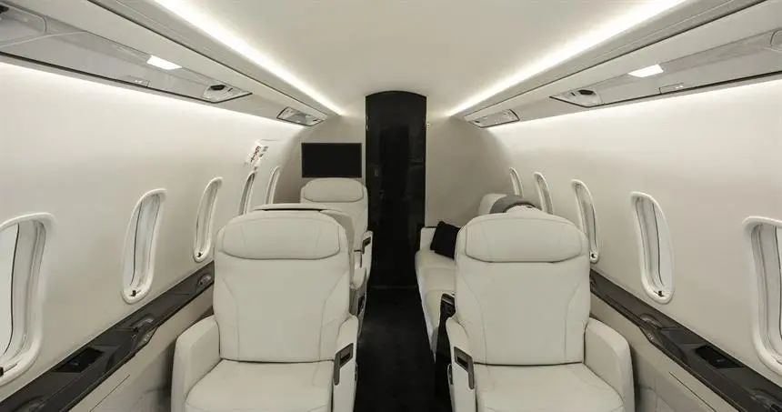 Bombardier Challenger 3500 N90LG operated by FlightWorks photo 4