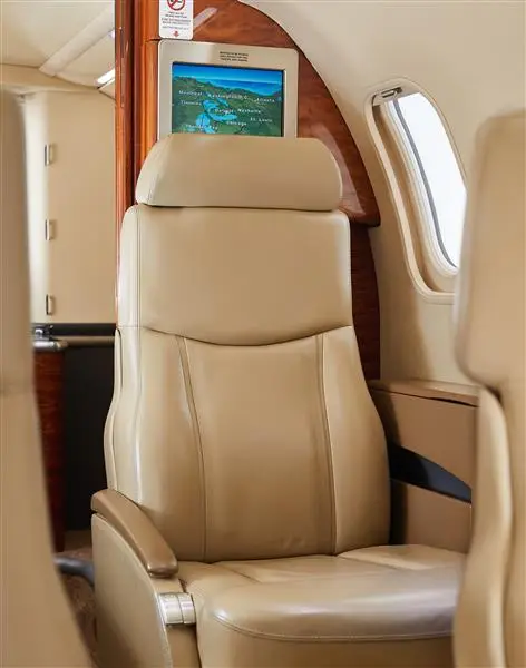 Bombardier Learjet 40XR N90XR operated by Dreamline Aviation, LLC photo 2