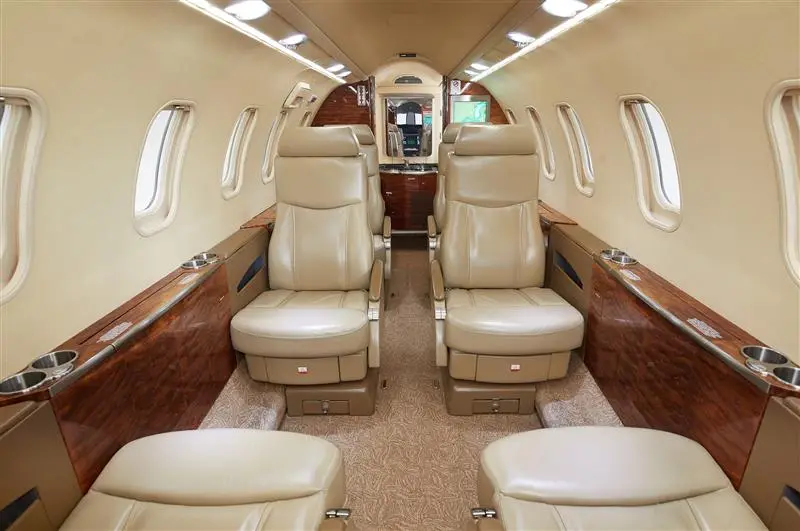 Bombardier Learjet 40XR N90XR operated by Dreamline Aviation, LLC photo 3