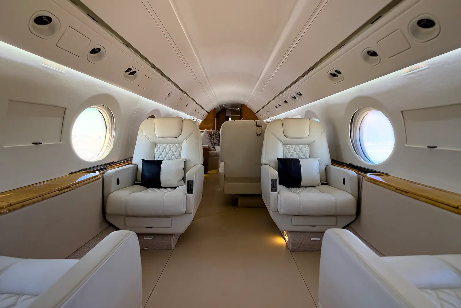 Gulfstream IV-SP N9102 operated by Wing Aviation Charter Services, LLC photo 3
