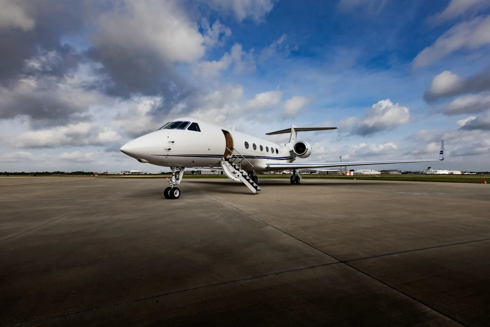 Gulfstream IV-SP N9102 operated by Wing Aviation Charter Services, LLC photo 5