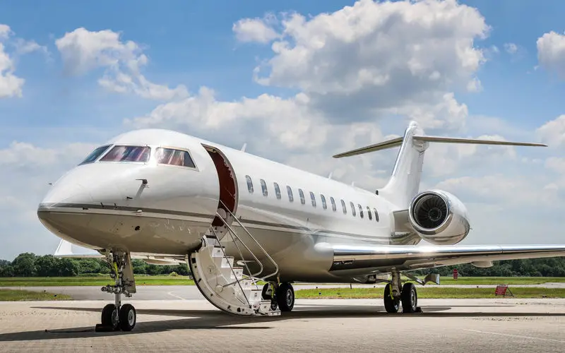 Bombardier Global 6000 N9103J operated by Planet 9 Private Air ("P9PA"), exterior