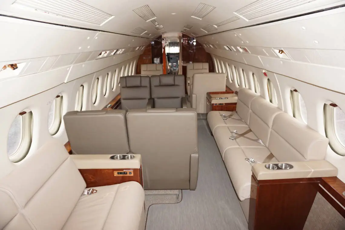 Dassault Falcon 900B N910JW operated by Club Jet Charter, LLC photo 3