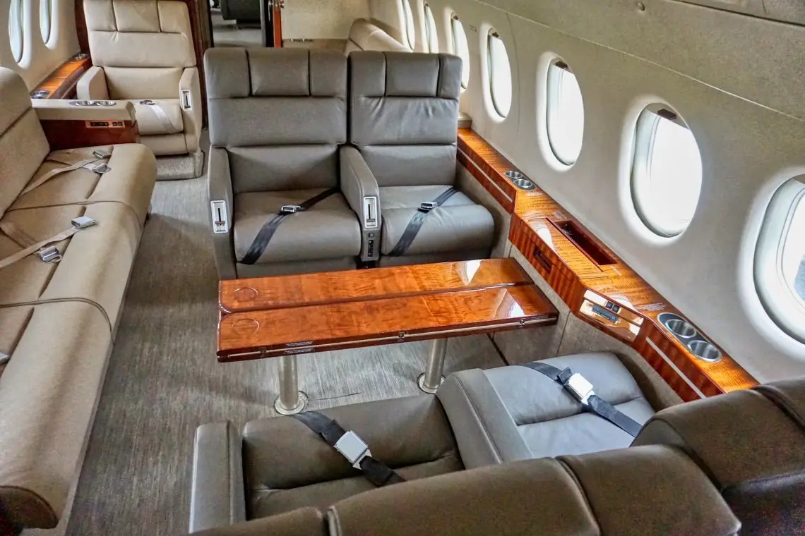 Dassault Falcon 900B N910JW operated by Club Jet Charter, LLC photo 4