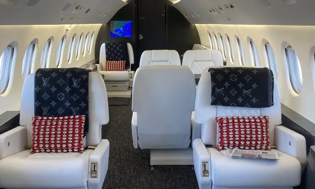 Dassault Falcon 900B N910SC operated by ExecuJet Charter Service, Inc, KTPA photo 2