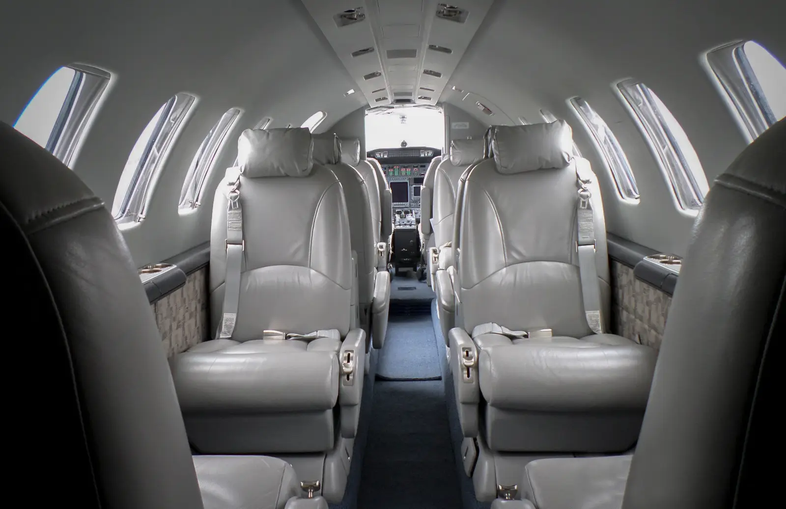 Cessna Citation Encore N912DP operated by Wisconsin Aviation, Inc., KUNU photo 2