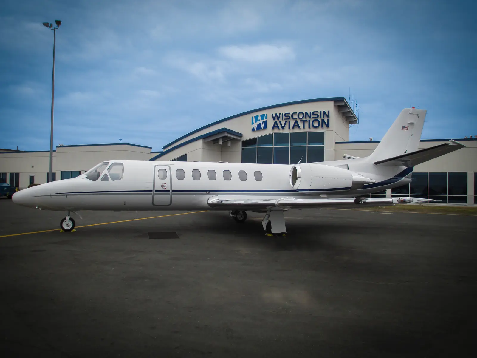 Cessna Citation Encore N912DP operated by Wisconsin Aviation, Inc., KUNU photo 3
