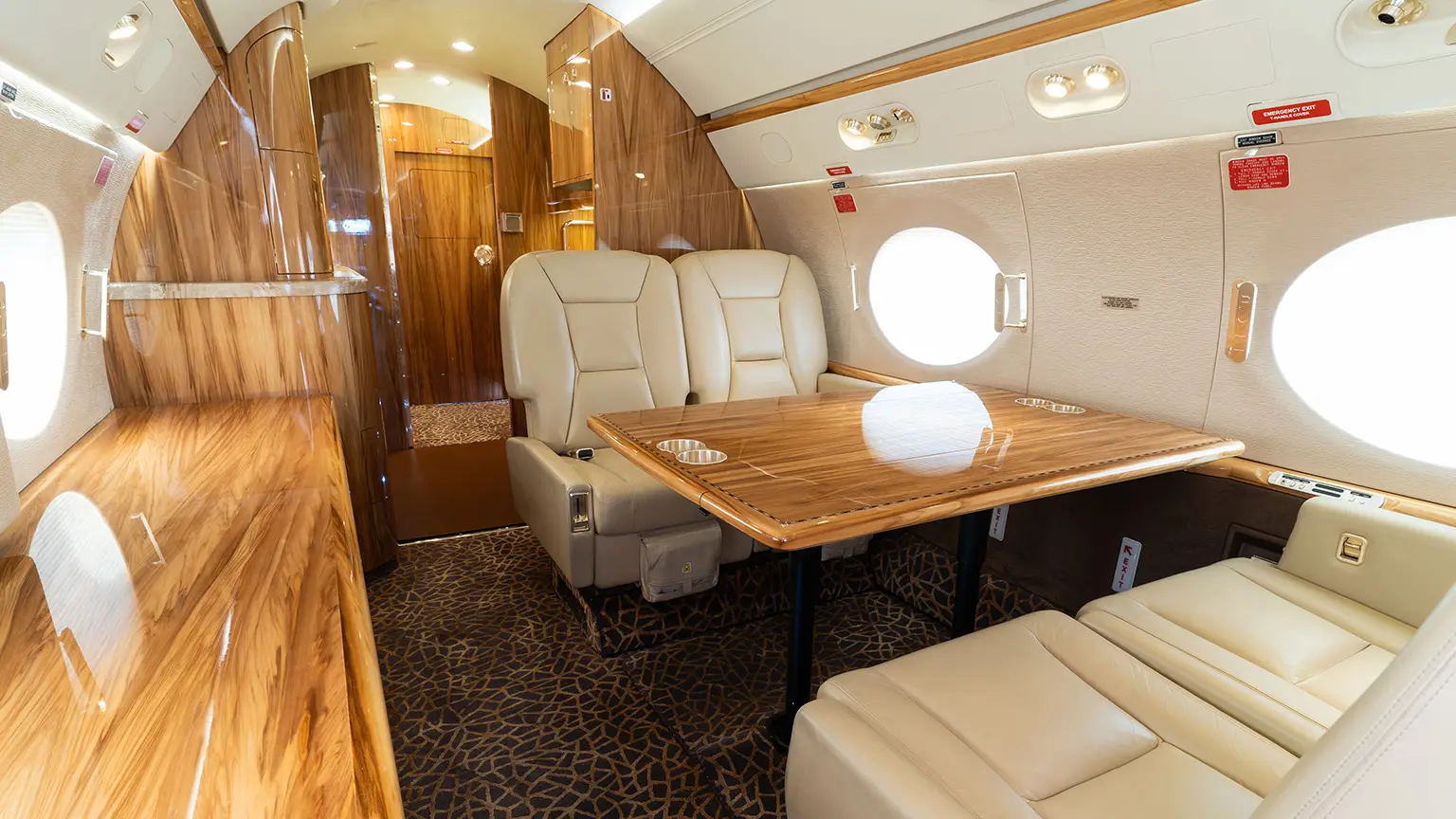 Gulfstream G450 N913HH operated by Jet Edge International photo 4