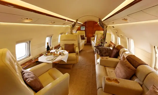 Bombardier Challenger 604 N913VC operated by Wing Aviation Charter Services, LLC photo 2