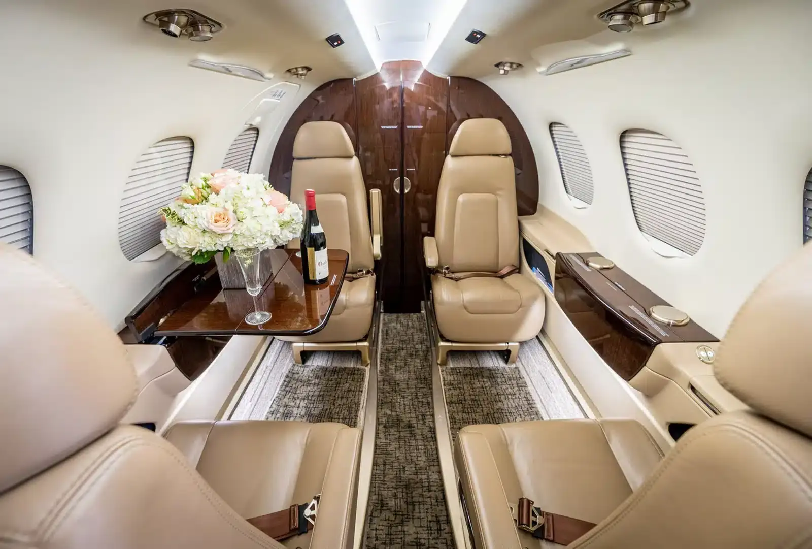 Embraer Phenom 100 N914EG operated by Air 7 LLC photo 3
