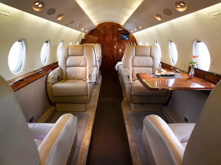 Gulfstream G200 N916GB operated by Alerion Aviation photo 3