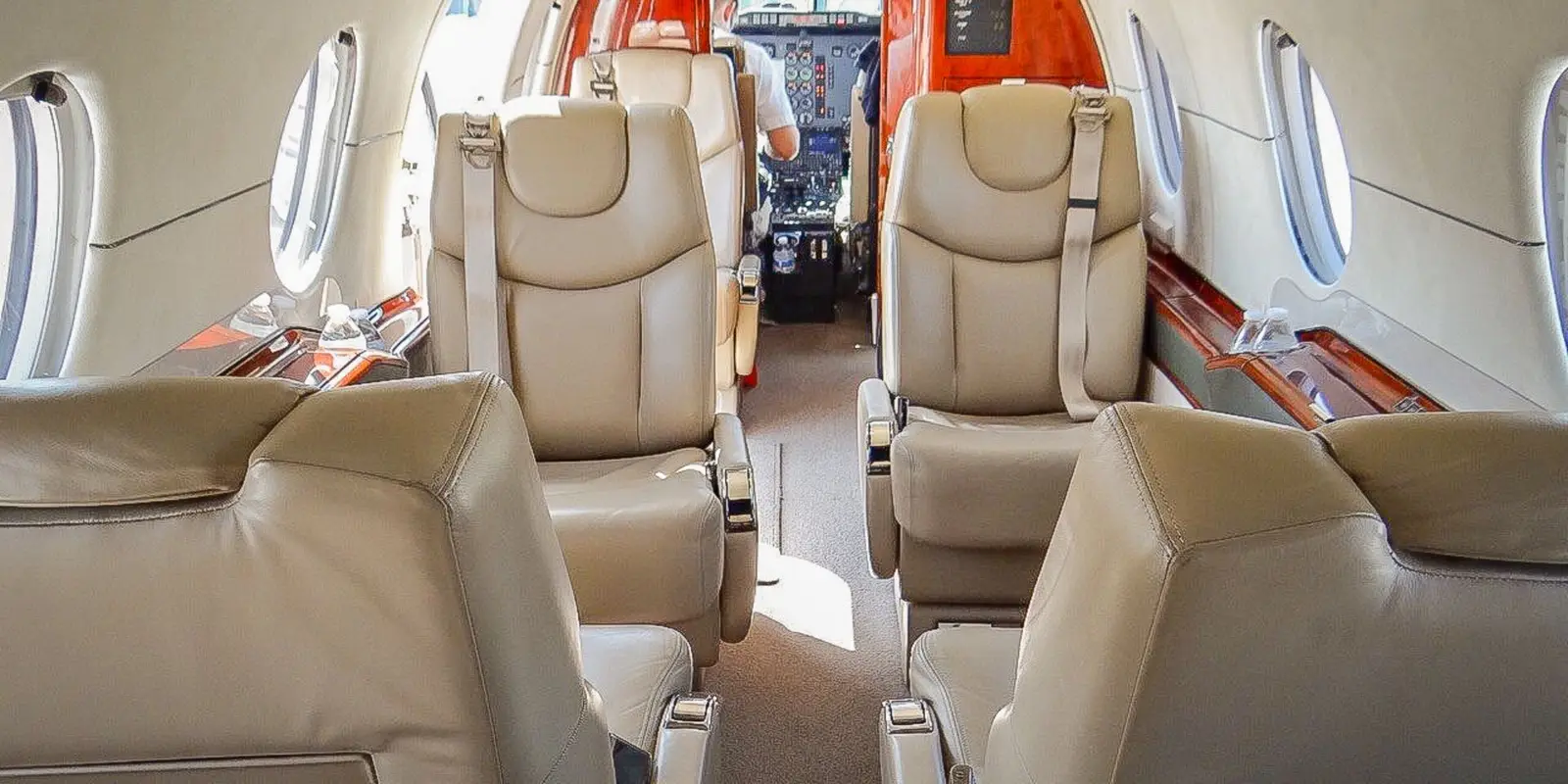 Beechcraft Beechjet 400A N917EA operated by Sky Quest, LLC, KCLE photo 3