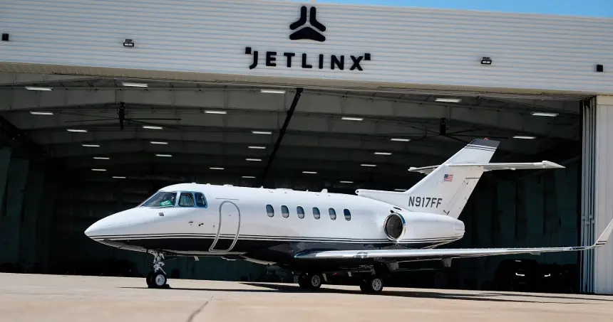 Beechcraft Hawker 900XP N917FF operated by Jet Linx Aviation, LLC, exterior