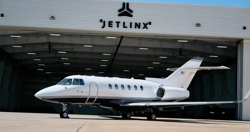 Beechcraft Hawker 900XP N917FF operated by Jet Linx Aviation, LLC photo 2