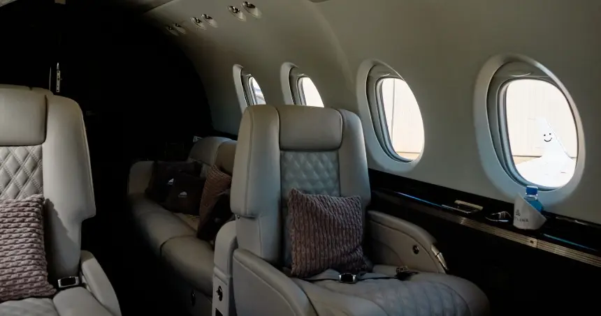 Beechcraft Hawker 900XP N917FF operated by Jet Linx Aviation, LLC photo 4